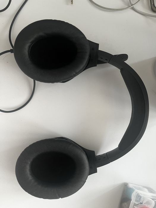 Срочно продам игровые наушники Hyper x Cloud Stinger S