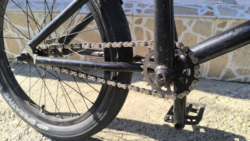 BMX 20' complet funcțional + scule și accesorii.
