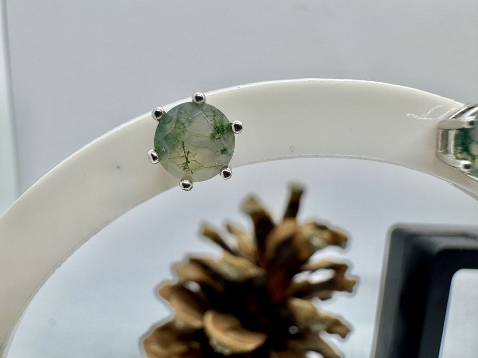 Сребърни обеци с естествен мъхов ахат 1.5 карата