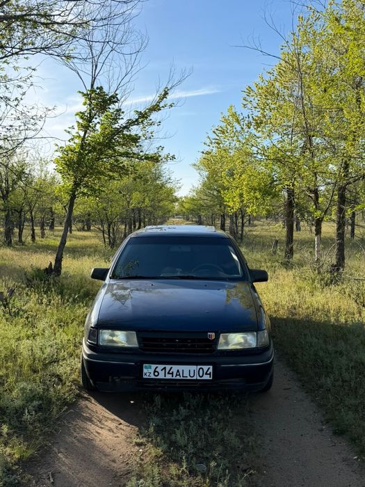 Срочно продам машину опель вектра