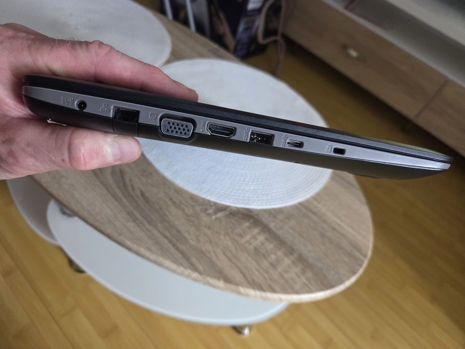 Vând Laptopul Asus