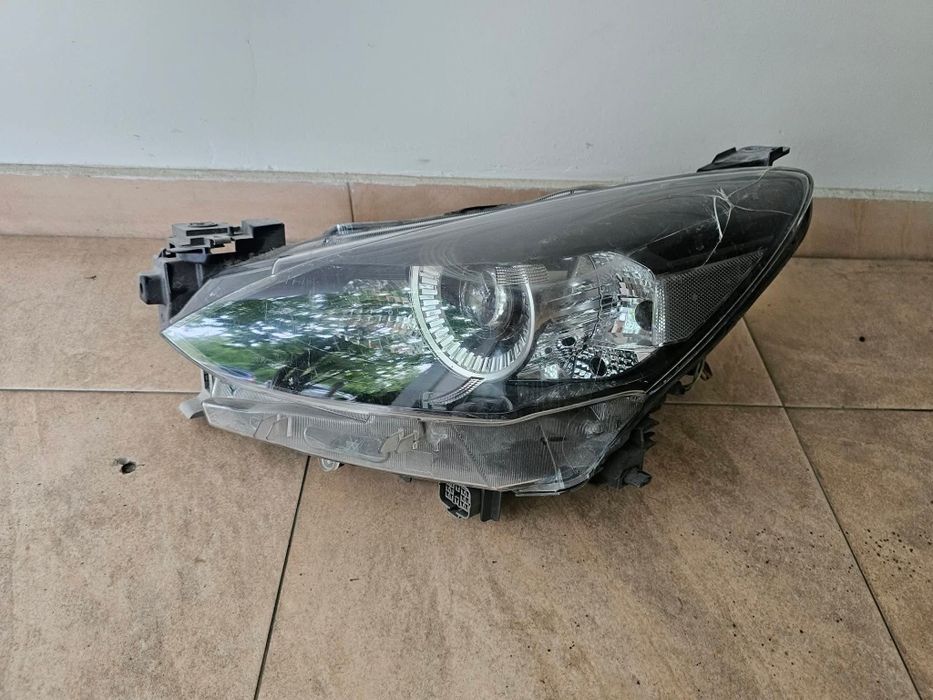 Ляв фар Mazda 2 lqv far Мазда 2