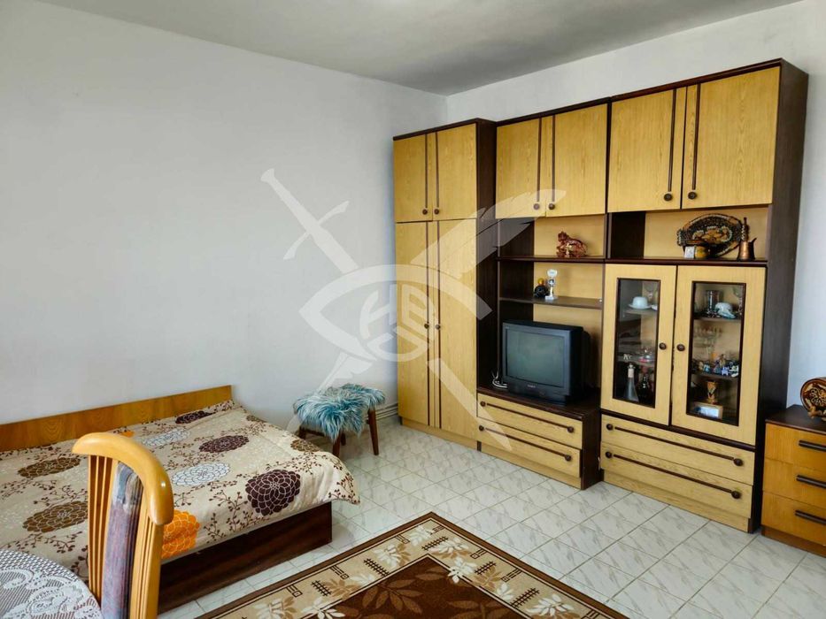 Продава се Къща в Карнобат - 270 кв.м за 589 €/кв.м - Снимка #4