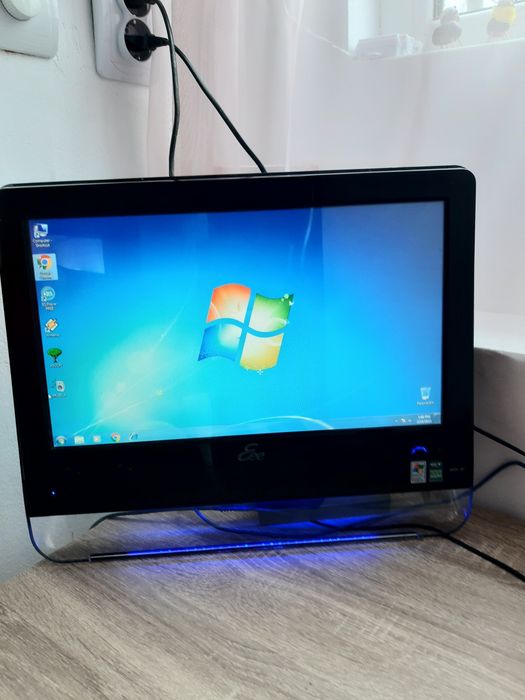 Vând Computer all in one.