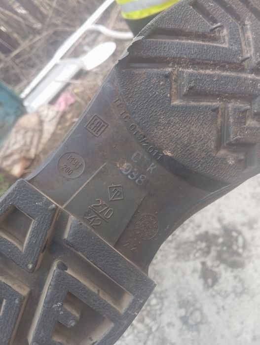 Ризиновый сапоги