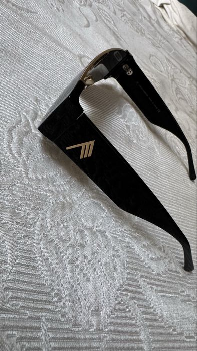 Очки извесной марки