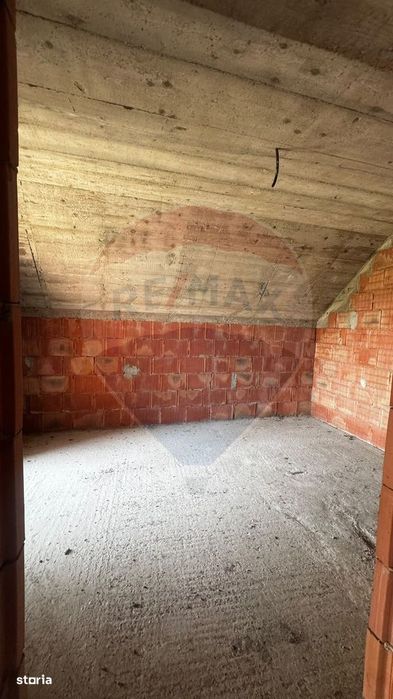 Casă / Vilă cu 6 camere de vânzare