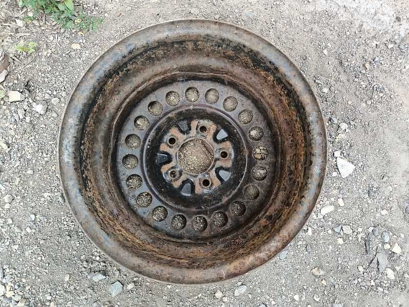 Продам металлический диск на Dodge Caravan