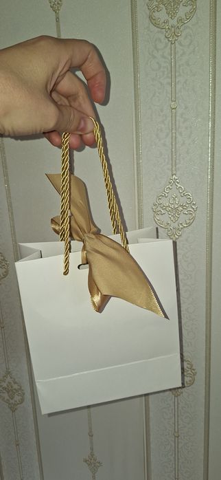 Продается женские часы