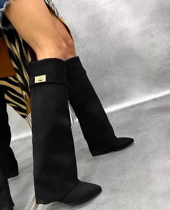 Ботуши на платформа - черен велур 35-40 номер