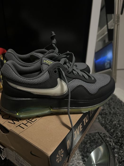 Nike AIR MAX MOTIF NN GS - номер 38.5