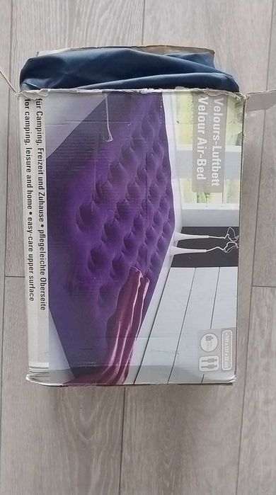 Saltea gonflabilă din PVC și velur