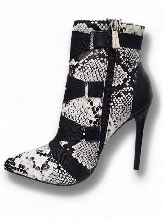 Разпродажба на боти и ботуши