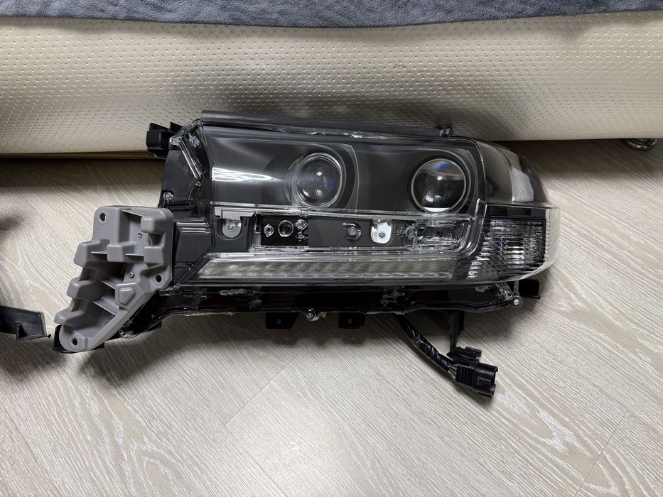 Фары Land Cruiser