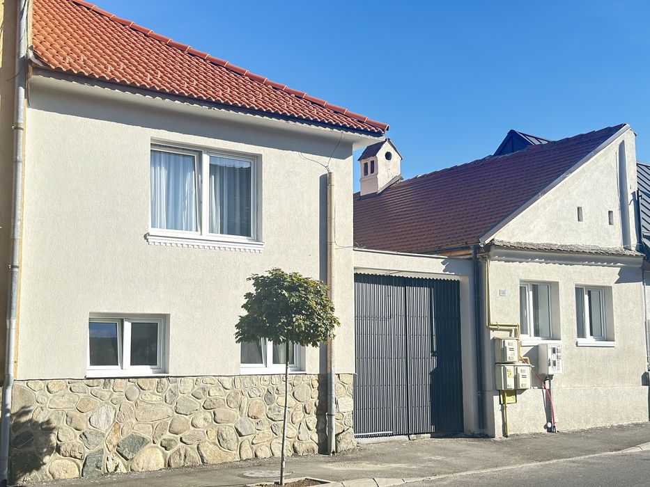 Propritate cu 2 case si teren 1000 mp, Strada Unirii, singur in curte
