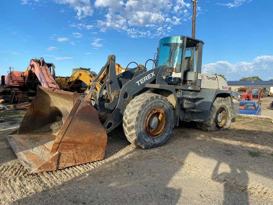 Cilindru hidraulic  incarcator frontal Terex TL260 piese