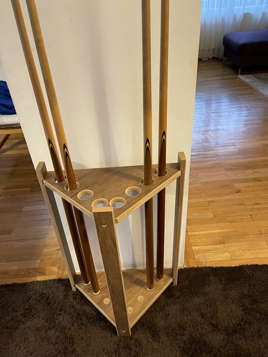 Suport de perete pentru tacuri biliard Oferta