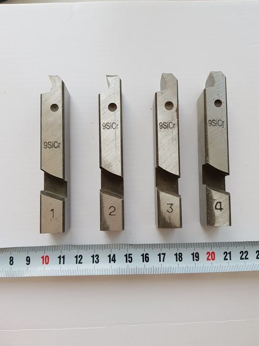 Резцы для резьбонарезного станка