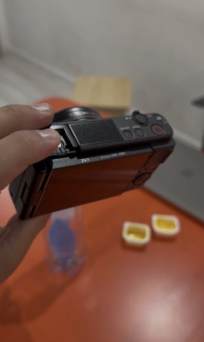Продам БУ SONY ZV-1