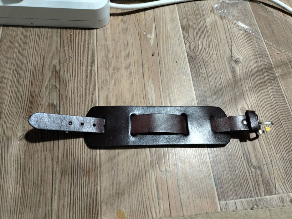 Продам кожанные браслеты для часы