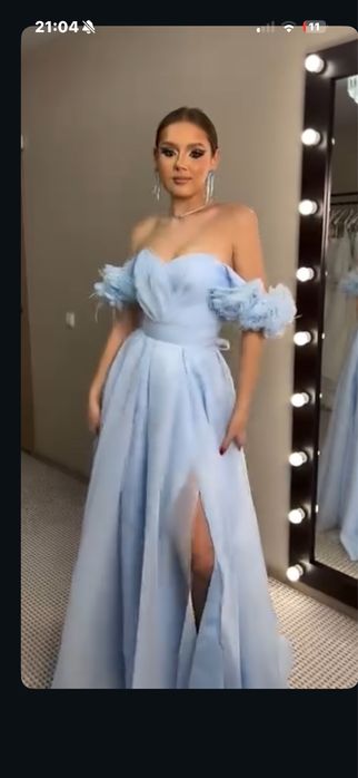 Платье,небесно голубое,нарядное