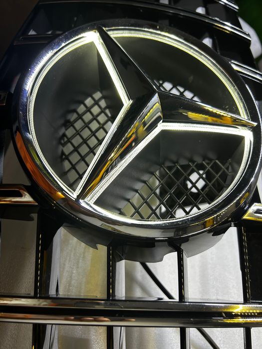 Предна решетка(маска)GTR за Mercedes W204