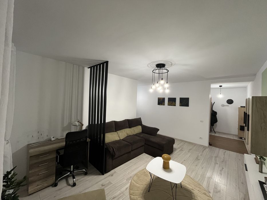 Inchiriez apartament