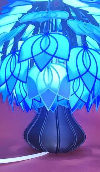 Lampă cu frunze printată 3D