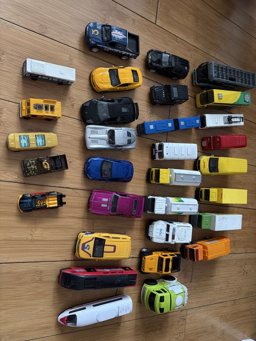 Игрушки машинки коллекционные