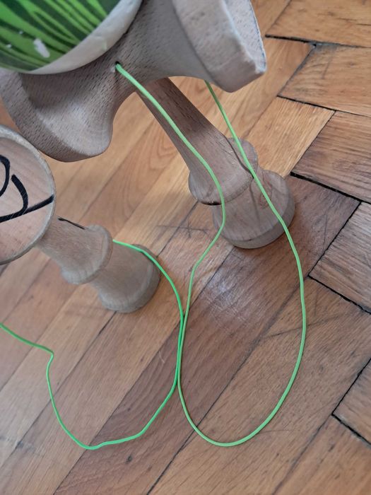 Kendama veche si kendama noua combo