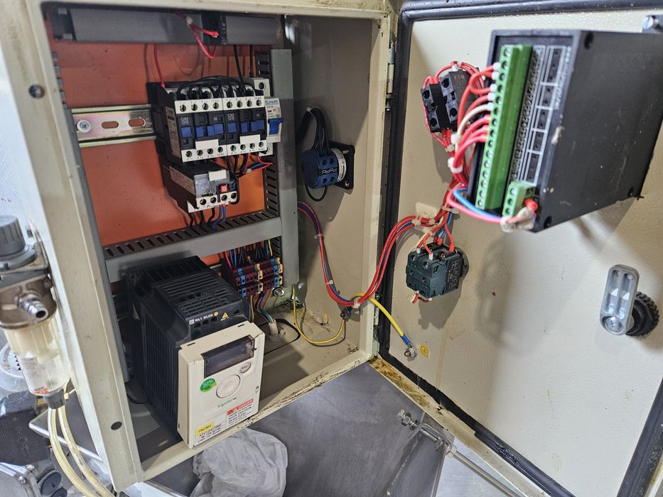 Тестоделител шнеков