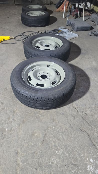 Продам шины с дисками от ваза размер 13/70/175 камплект на летней рези