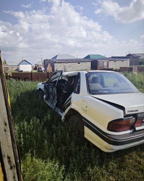 Mitsubishi galant 1992 года