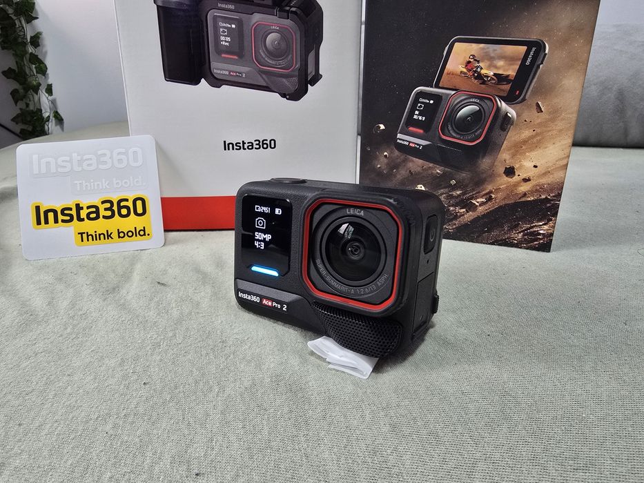 Insta 360 AcePro 2, garanție, 2 baterii,  Xplorer grip kit, perfectă.