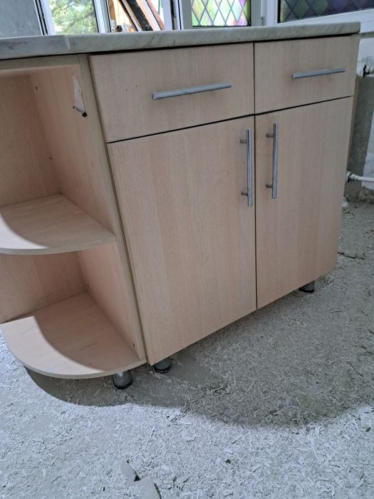 Продам Кухонный гарнитур б/у .   5000т.