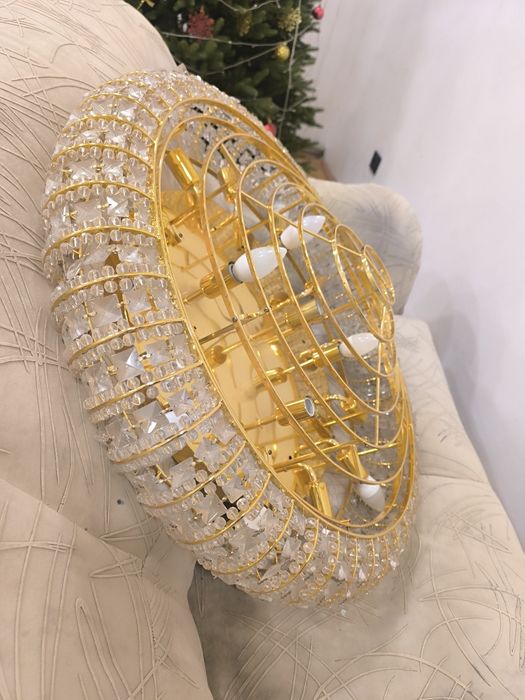 Люстра большая круглая