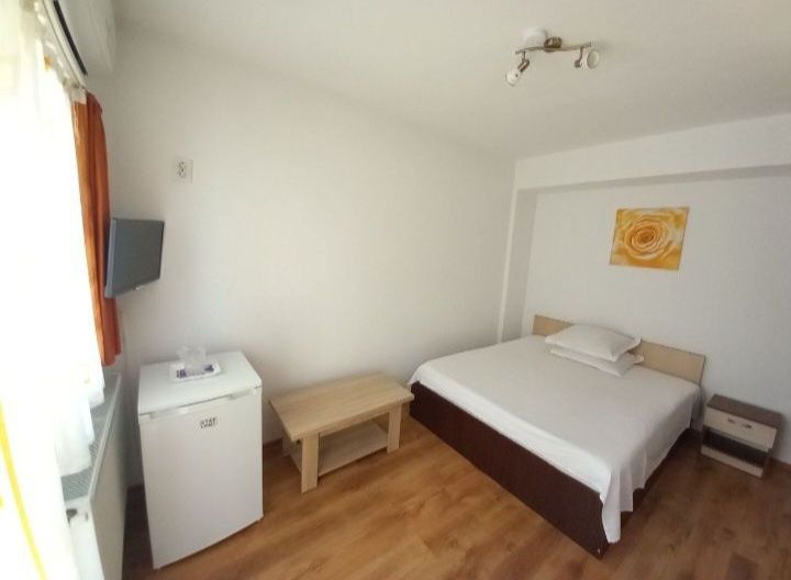Cazare Vilă Mamaia Nord, camere curate cu toate dotările, baie proprie, aproape de mare, zona NOUL magazin KAUFLAND(str. Hanului, nr. 1,  Mamaia Nord)