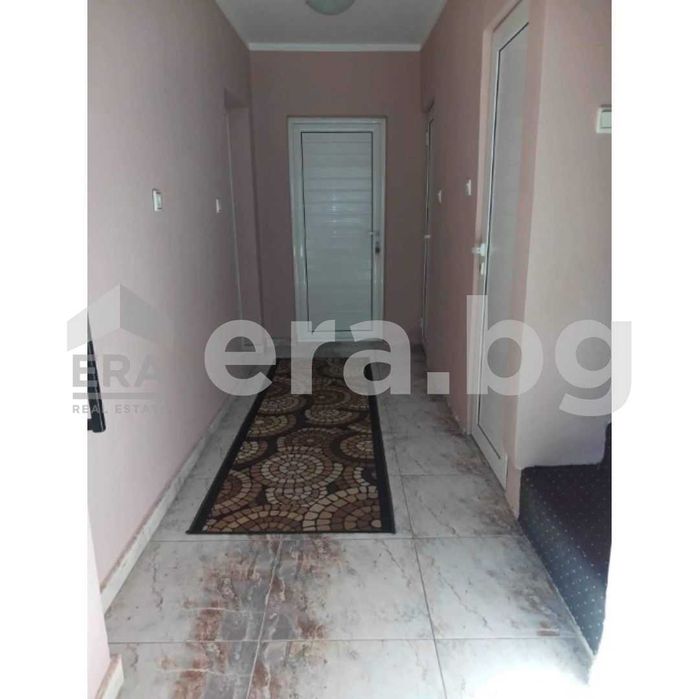 Двуетажна обзаведена къща в гр. Суворово