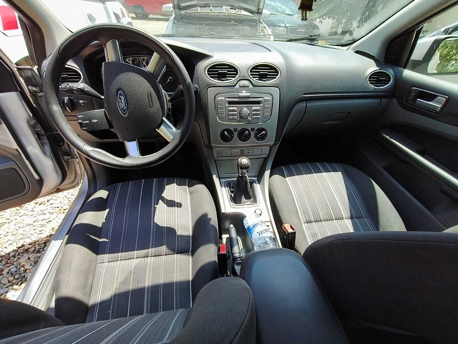 FORD FOCUS  avariat 1,6i