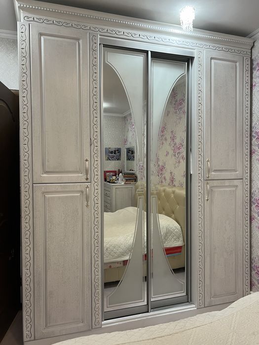 Продам шкаф - купе + комод