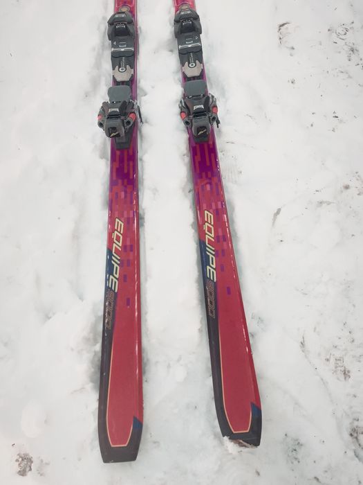 Vând schiuri Salomon equipe 9000