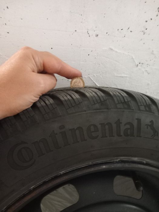 Джанти със зимни гуми Continental 195/65/15 за Peugeot 208