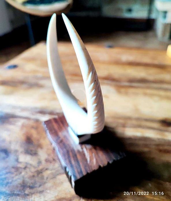 Ръчно изработена декорация, кост