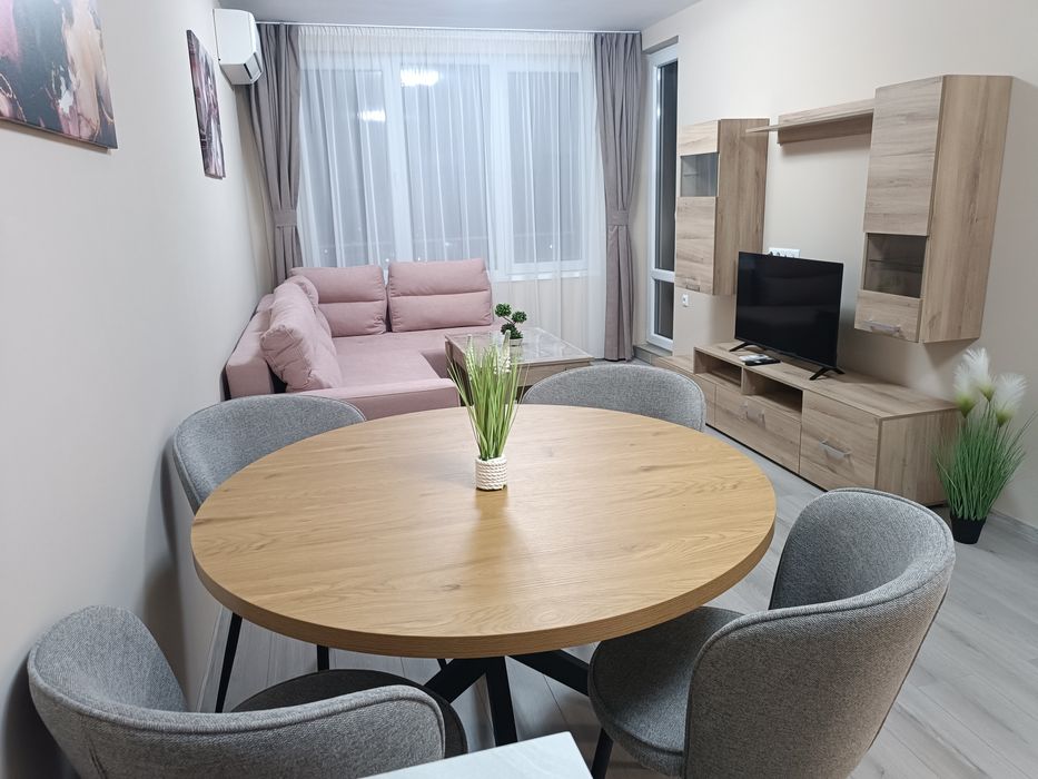 Дава се под наем Двустаен апартамент в Бургас, Меден рудник - зона А - 60 кв.м за 382.5 € - Снимка #1