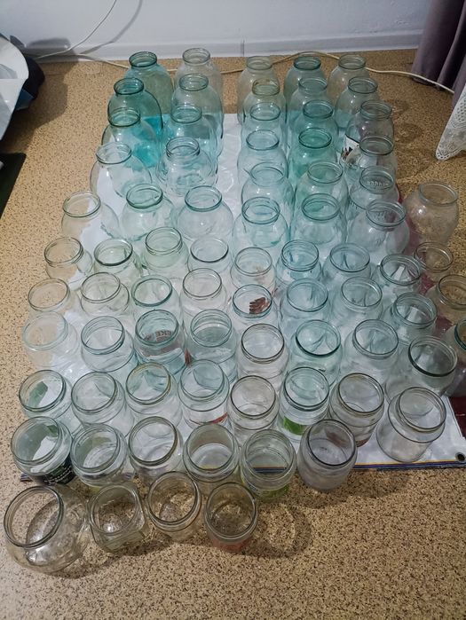 Продам банки разные за все просим 15000 срочно