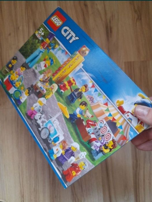 LEGO nou original City Town  Parcul de distractii 60234