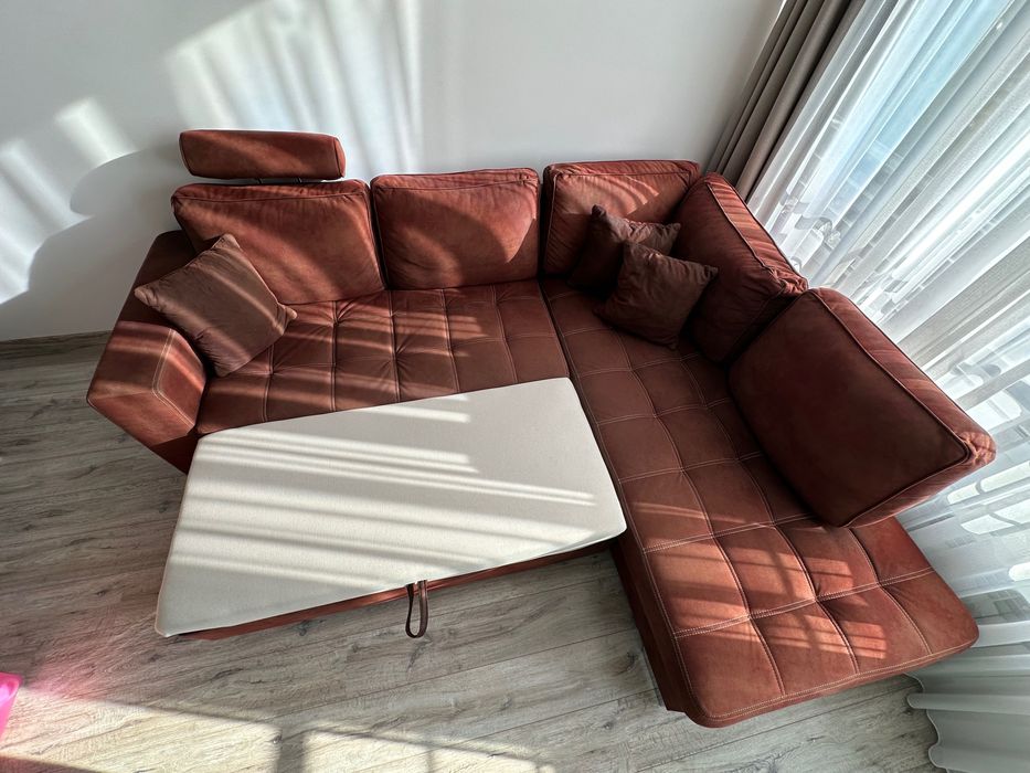 Разтегателен ъглов диван