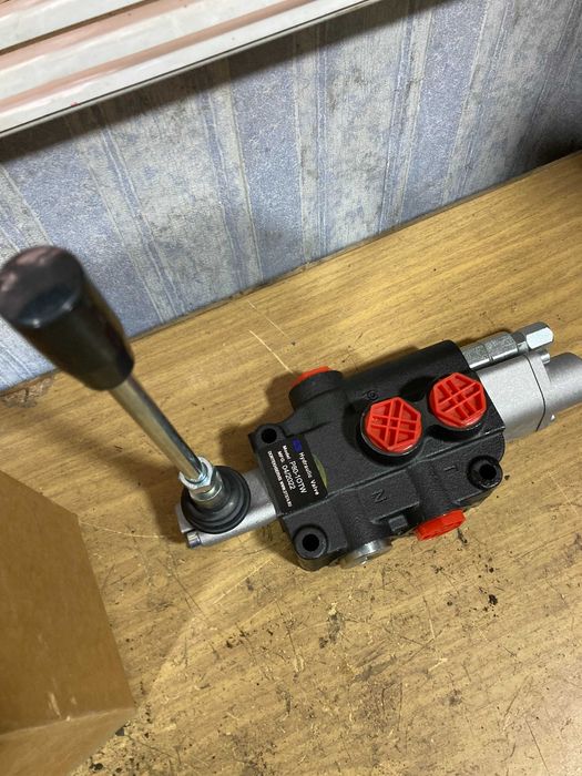 Гидрораспределитель