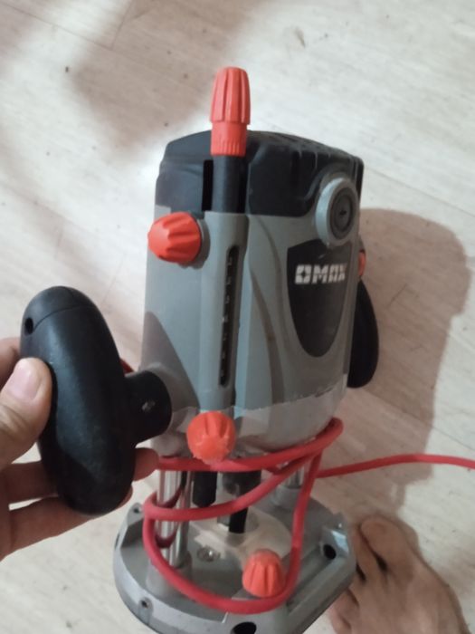 Продам ручной фрезер