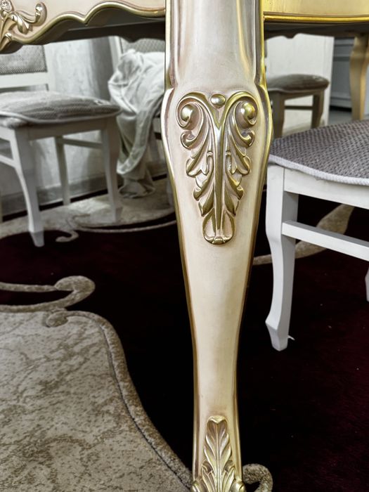 Итальянский гостиный стол